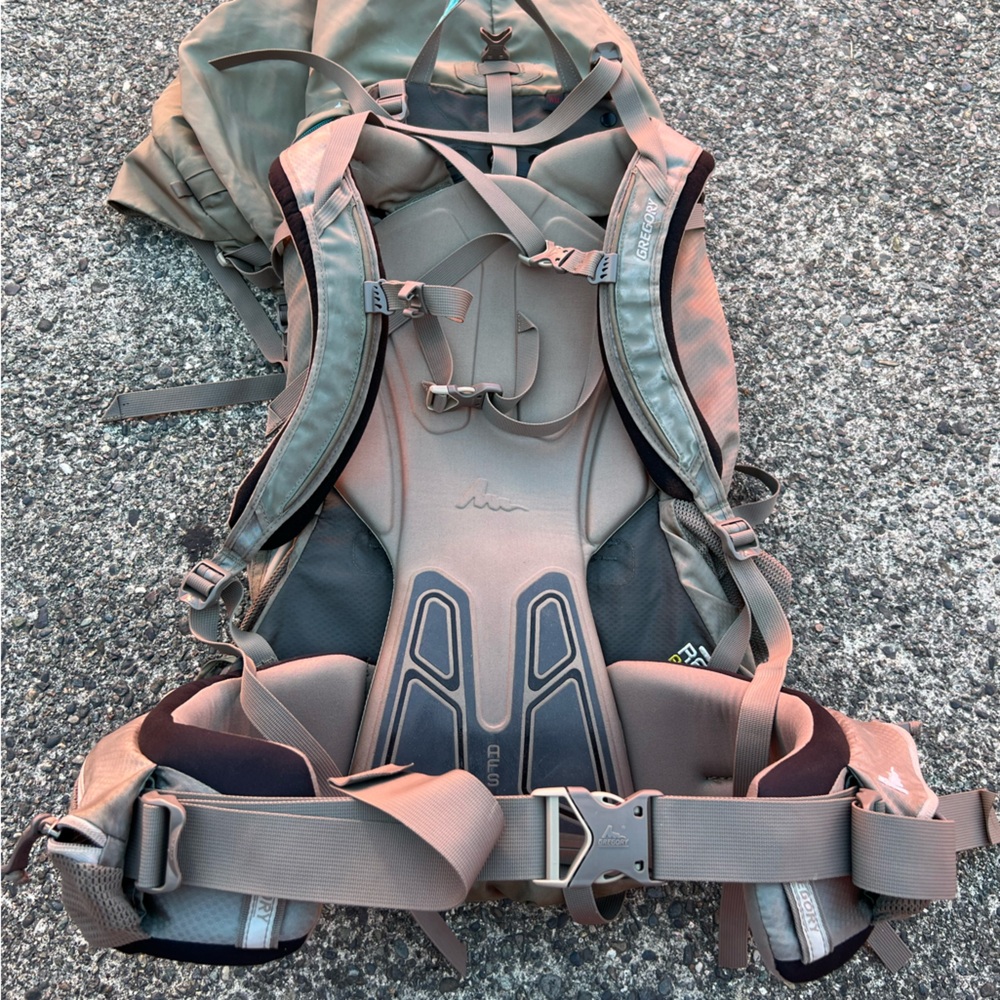Gregory Deva 60 Backpack Internal Frame Response … - image 1
